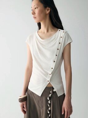 INSIS FEMME Off White Asymmetrical Button-Trim Draped Top